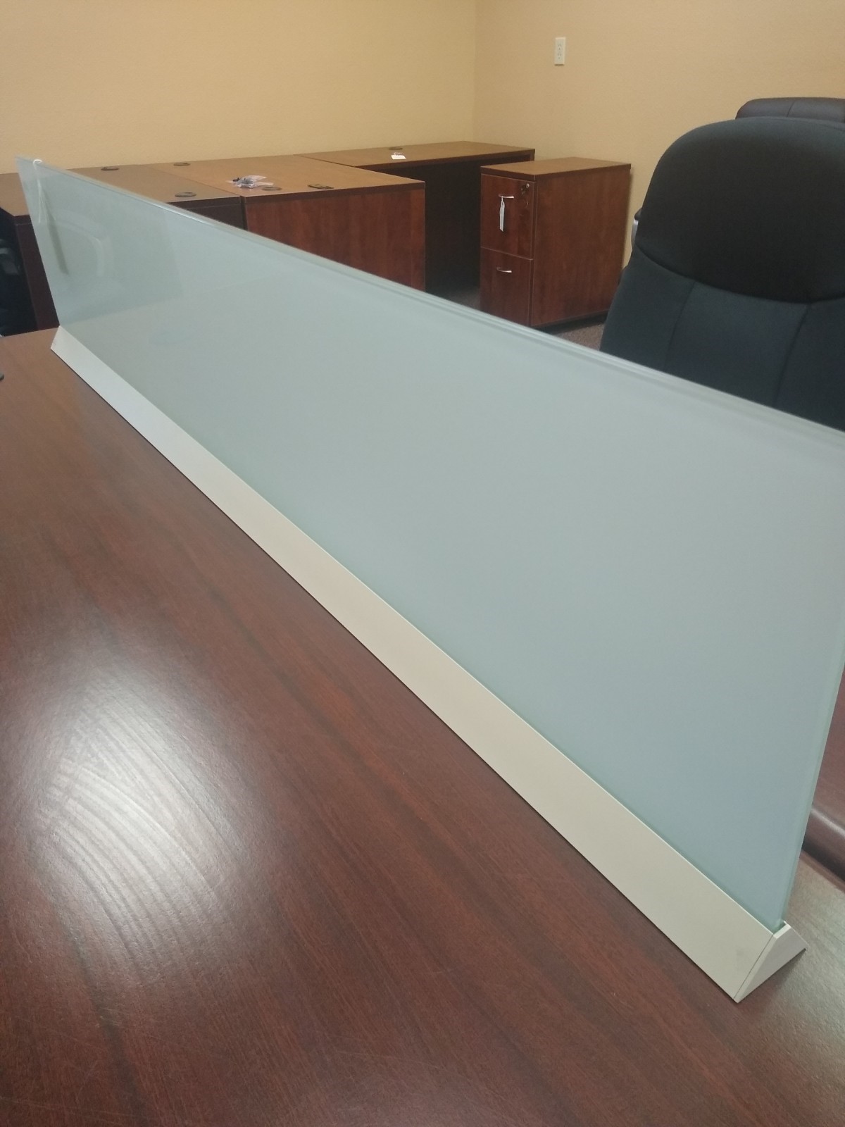 (Used) Desk Divider/Panel Glass (MAOGDD)-image