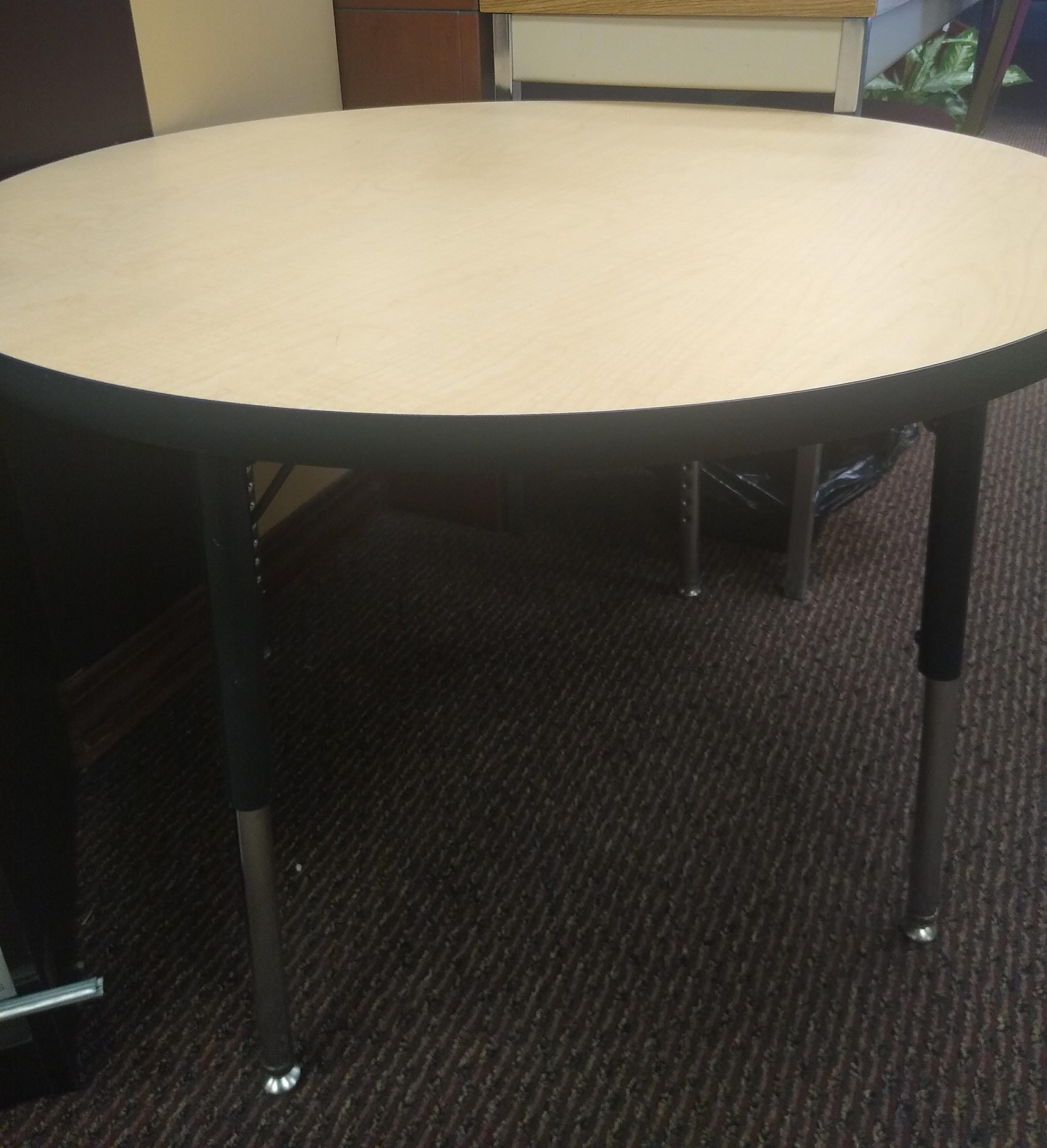(Used) Round Table (MAORTAL36W)-image